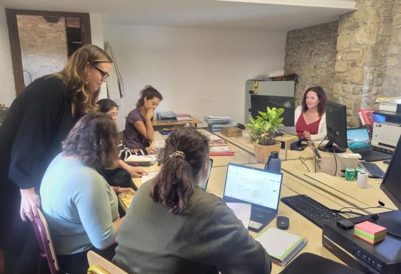 El departament de Drets Socials i Inclusió ens ajuda a executar el projecte Mirant a l’horitzó: “Assistència Personal per un demà inclusiu”